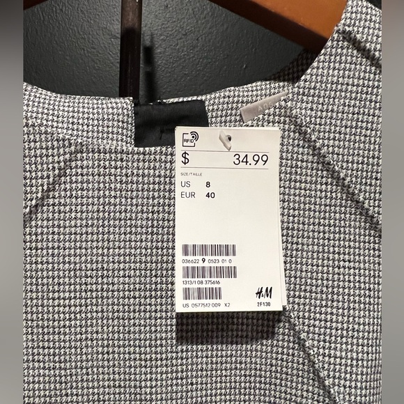 NWT - H&M Knee Length Capped Sleeve Houndstooth Midi Dress - Picture 3 of 3